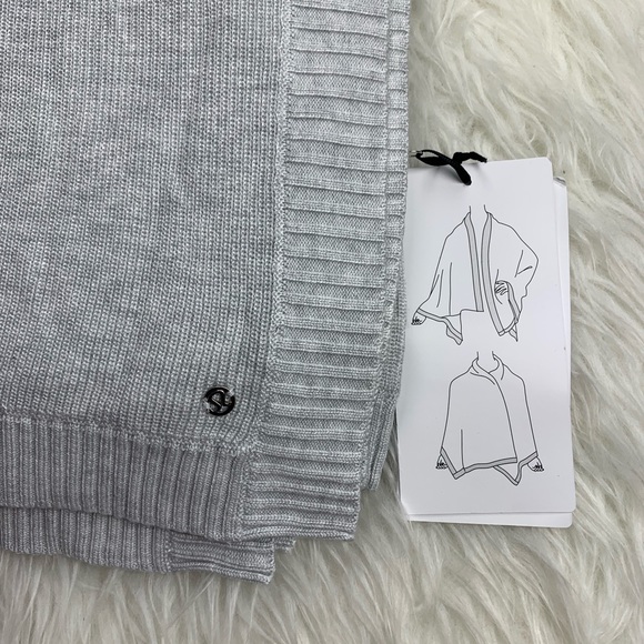 Lululemon Divinity Scarf - Picture 2 of 4